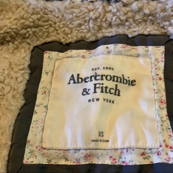 Abercrombie and Fitch green winter jacket - Picture 14 of 16